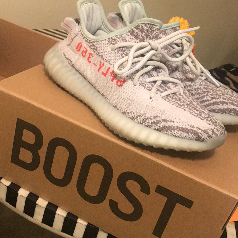 YEEZY BOOST 350 Blue Tint